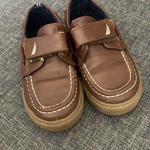 Used Nautica Size 8 brown leather boat shoes